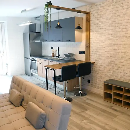 Rita, Ideal Per A Dos Apartment